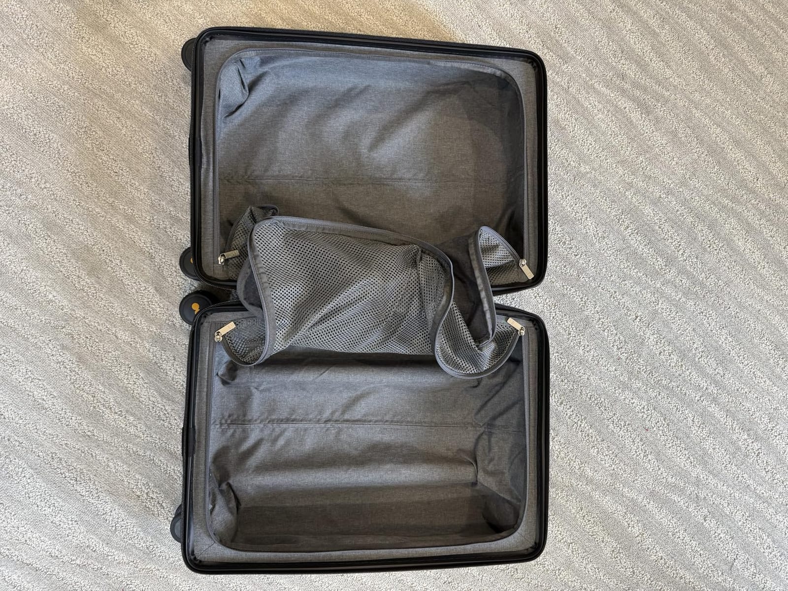 LEVEL8 Hard Shell 20 Inch Carry on Luggage Airline Approved, Polycarbonate customer photo 2