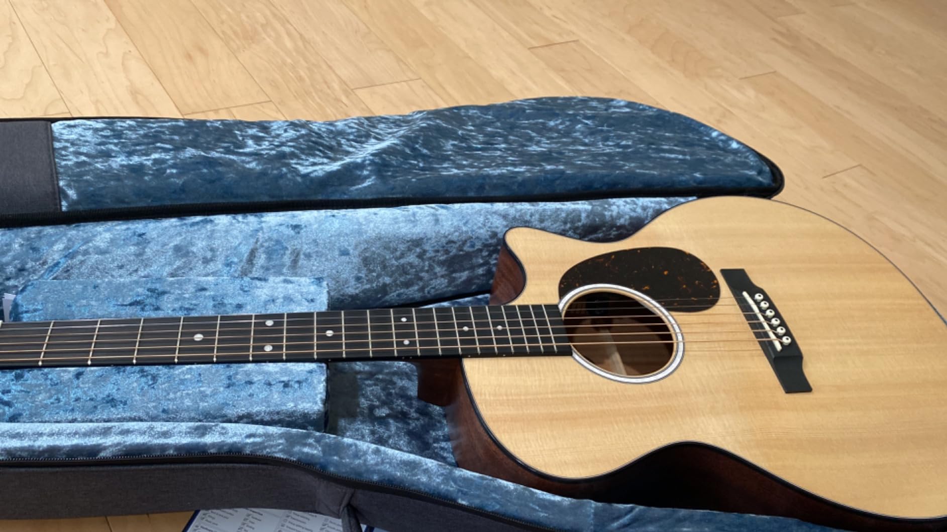Martin Guitar Road Series GPC-11E Acoustic-Electric Guitar with Gig Bag, Sitka Spruce and Sapele Construction, GPC-14 Fret and Performing Artist Neck Shape with High-Performance Taper Natural customer photo 2