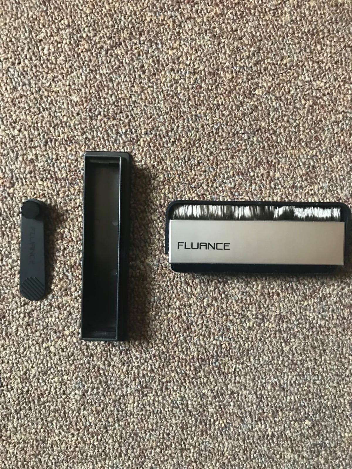 Fluance Vinyl Record & Stylus Cleaning Kit with 2-in-1 Anti-Static Carbon Fiber & Soft Velvet LP Brush and Stylus Brush (VB52) customer photo 1