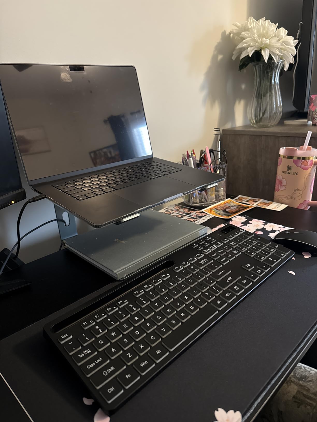 Nulaxy Full Aluminum Laptop Stand, Stable Support to 22 lbs, Open Cooling customer photo 2
