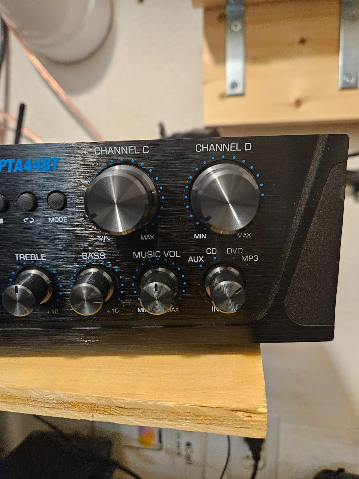 Pyle 4-Channel Audio Amplifier with Bluetooth - Home Stereo Receiver w/ 500W Max Power - Commercial or Karaoke - Dual Mic Input with Echo, Vol, Talk-Over - AUX In - Sub Out - USB-A MP3 Player, AM/FM customer photo 2