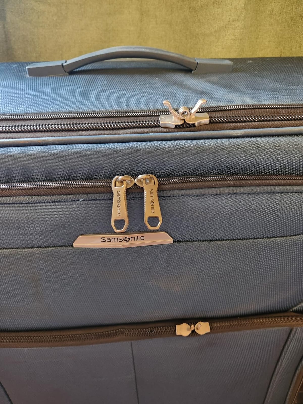 Samsonite Solyte DLX Softside Expandable Luggage with Spinner Wheels, Mediterranean Blue, Checked-Medium 25-Inch customer photo 2