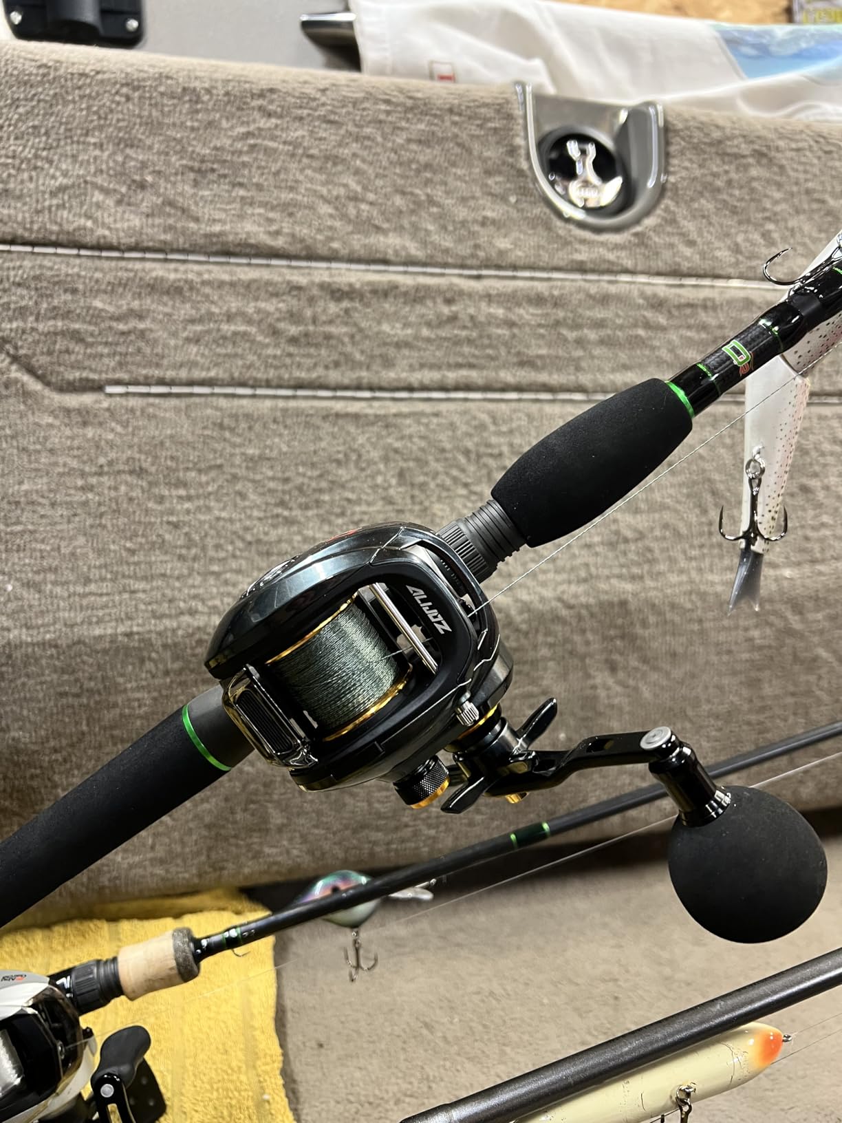 Piscifun Alinox 300 Baitcasting Reel, 33LB Drag, Aluminum Frame customer photo 2