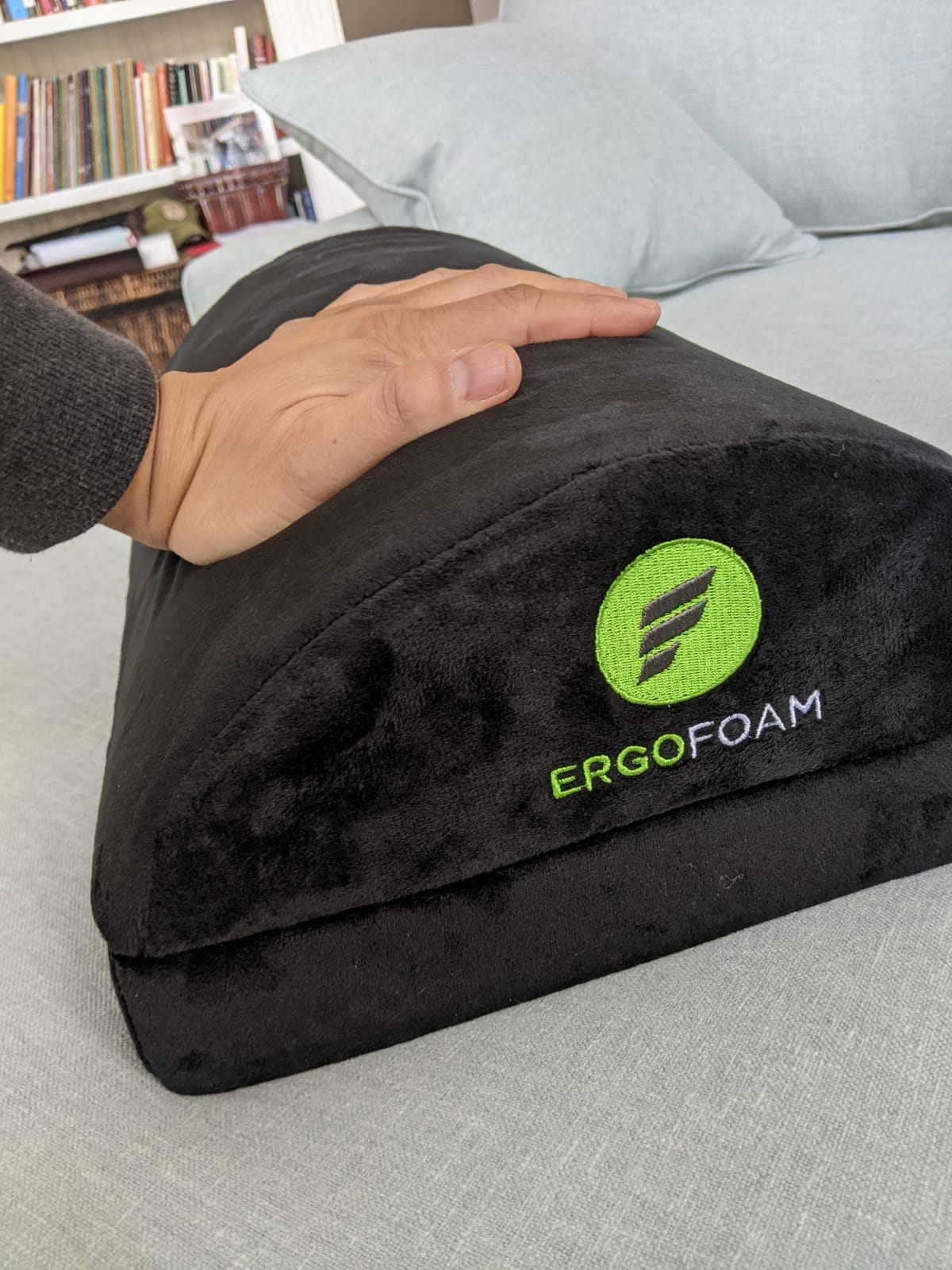 ErgoFoam Foot Rest for Under Desk at Work Adjustable - Chiropractor-Endorsed, High-Density Foam, Velvet (Black) customer photo 1