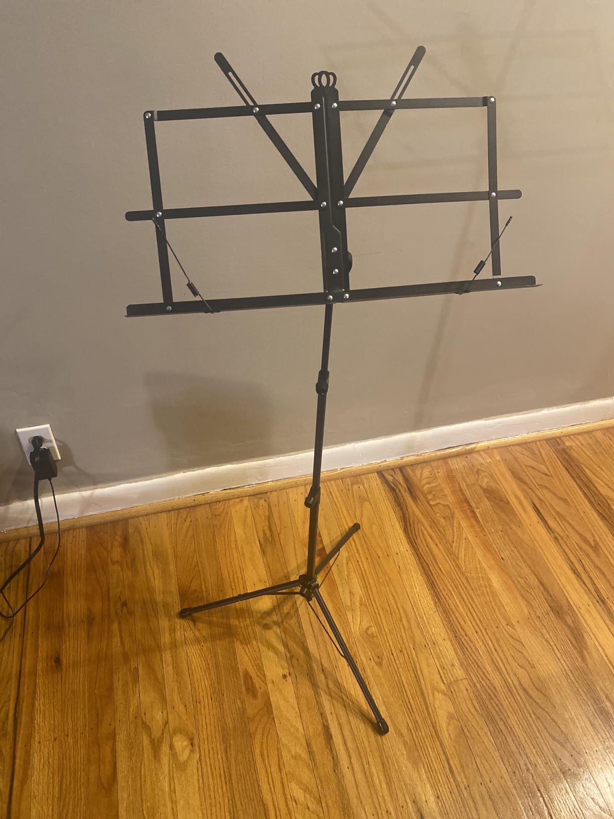 IRONTREE Sheet Music Stand with Clamp and Carrying Bag - 2 in 1 Dual-Use Desktop Book Stand, Portable and Lightweight, Designed for Kids to Carry Around (Black) customer photo 1