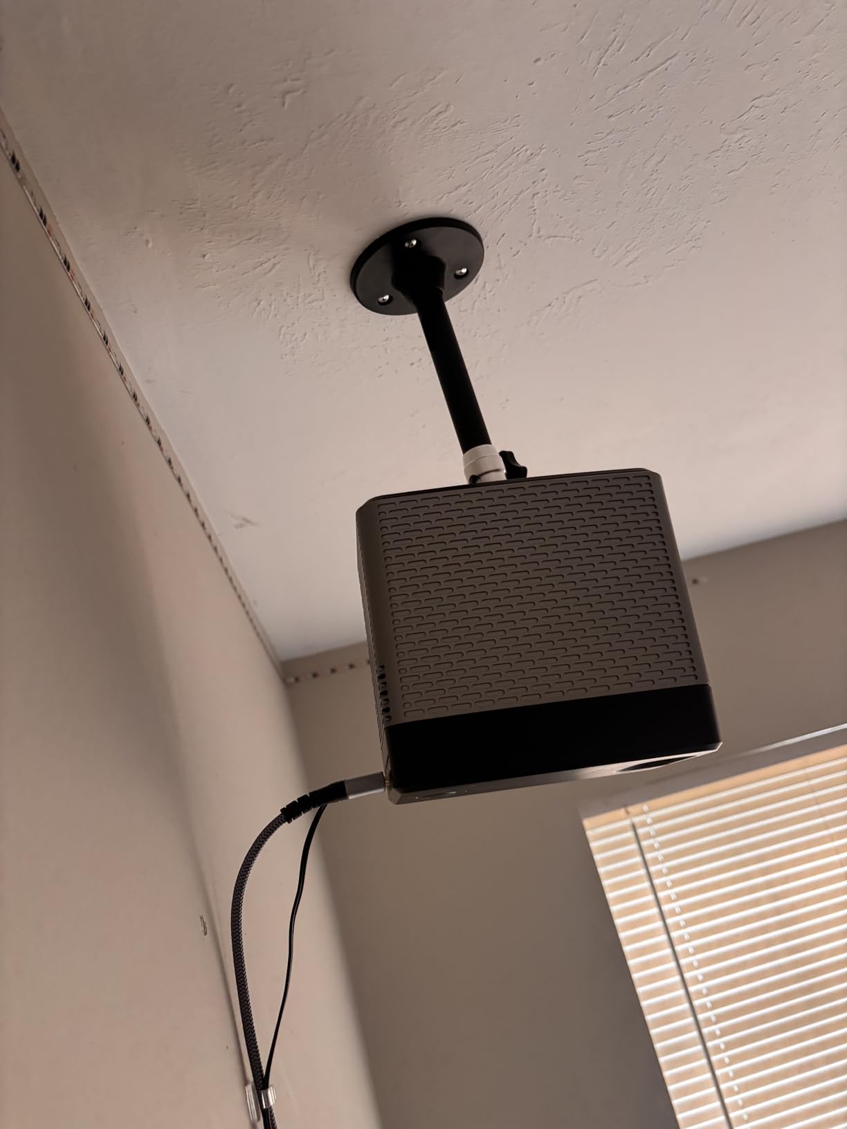 Mini Ceiling Wall Projector Mount Stand 175mm, Black customer photo 2