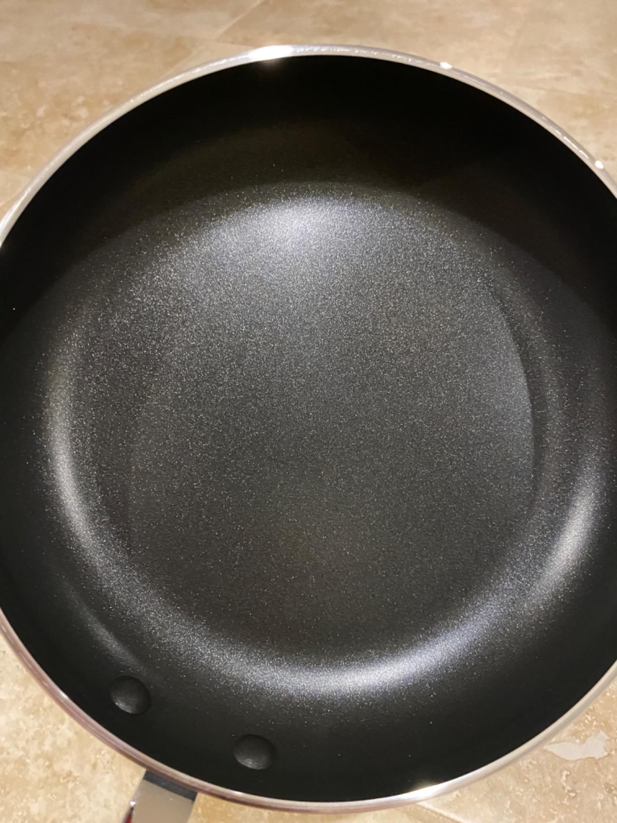 Amazon Basics Non-Stick Cookware Set, Pots and Pans with Lids, Hard Anodized Aluminum, Dishwasher Safe, Oven Safe, Black, 12-Piece customer photo 2