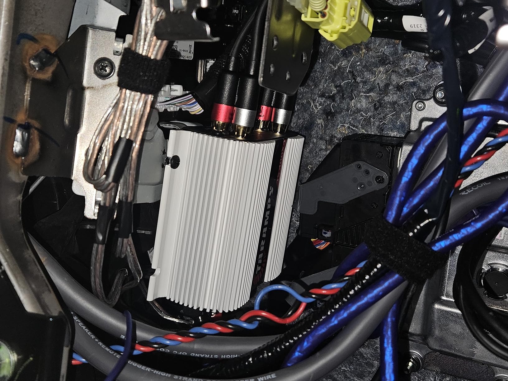Taramps TS 400x4 400 watts RMS 4 Channels Full Range Car Audio Amplifier, 2 Bridged Channels, RCA Input Class D, Output Power, Multichannel Amplifier System, Small - TS400X4 | Bridgeable outputs, built-in HPF/LPF crossovers and RCA inputs provide flexible system design and precise sound tuning. customer photo 1