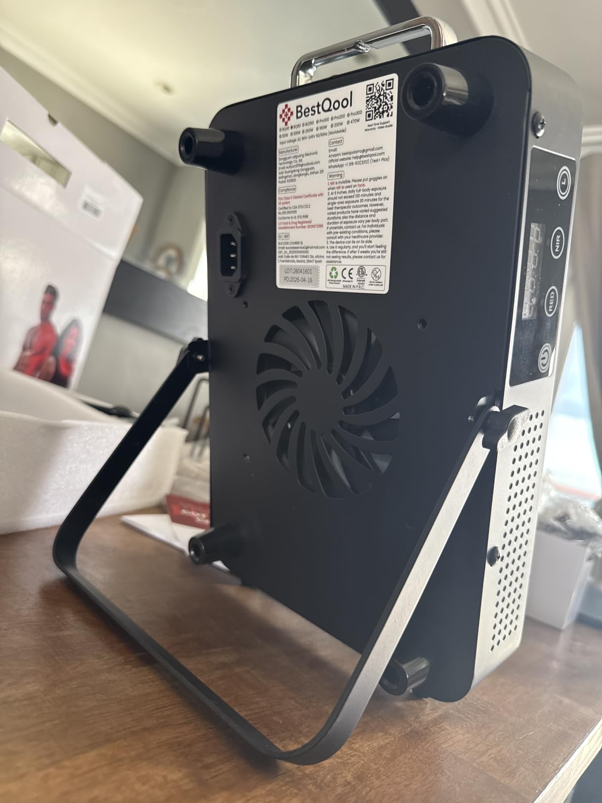 BestQool Red Light Therapy Panel, 660nm Red & 850nm Infrared Light, 105W customer photo 2