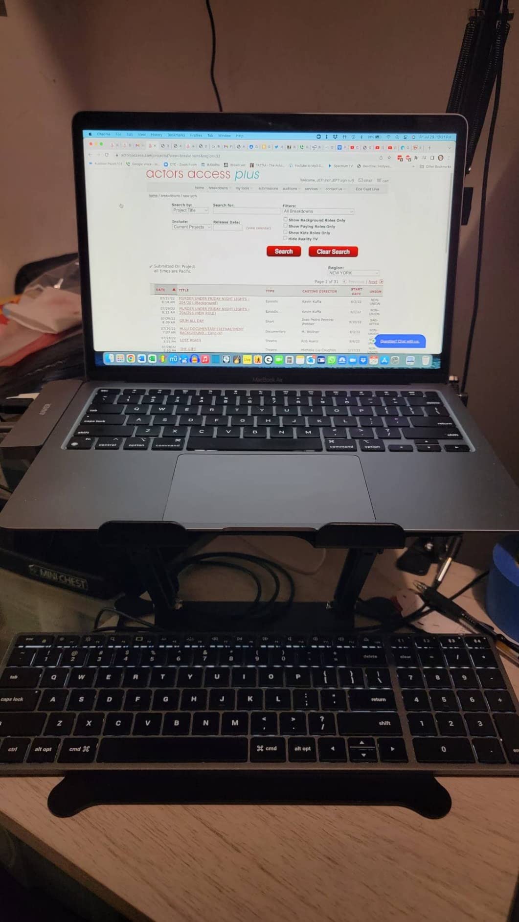 Urmust Adjustable Laptop Stand for Desk, 10-15.6“ Laptop Riser, Black | Sturdy Aluminum Foldable stand, Heat-Dissipation Design, Ergonomic Holder Fits MacBook/Dell/HP/Lenovo for Home/Office. customer photo 2
