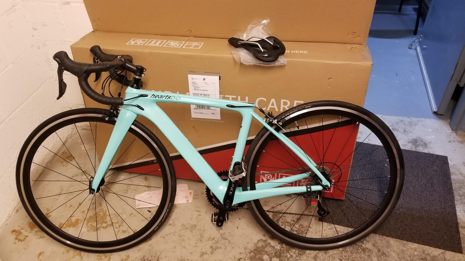 Carbon Road Bike Model H 18.7 lb – Custom Bike Club Logo Carbon Fiber Frame Road Bike with Shimano Tiagra 20 speeds customer photo 2