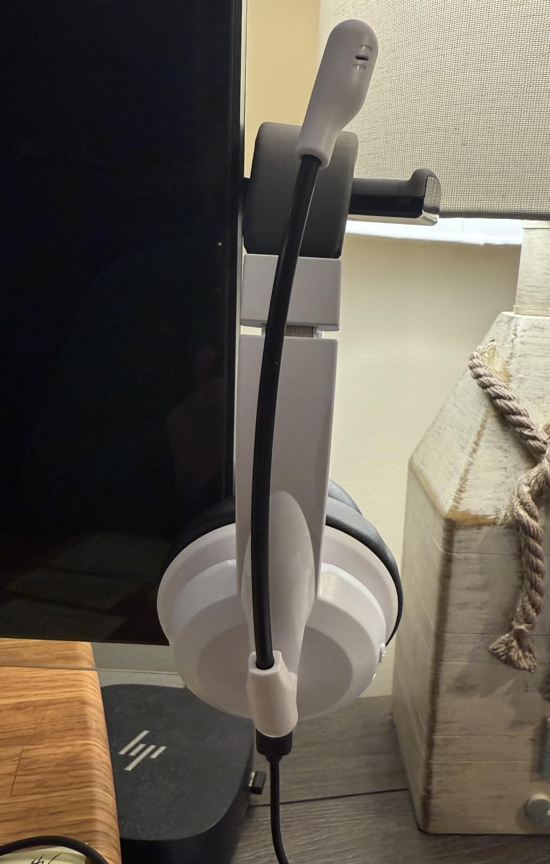 TotalMount Hidden Monitor Stand for Headphones – Does Not Block Monitor customer photo 1