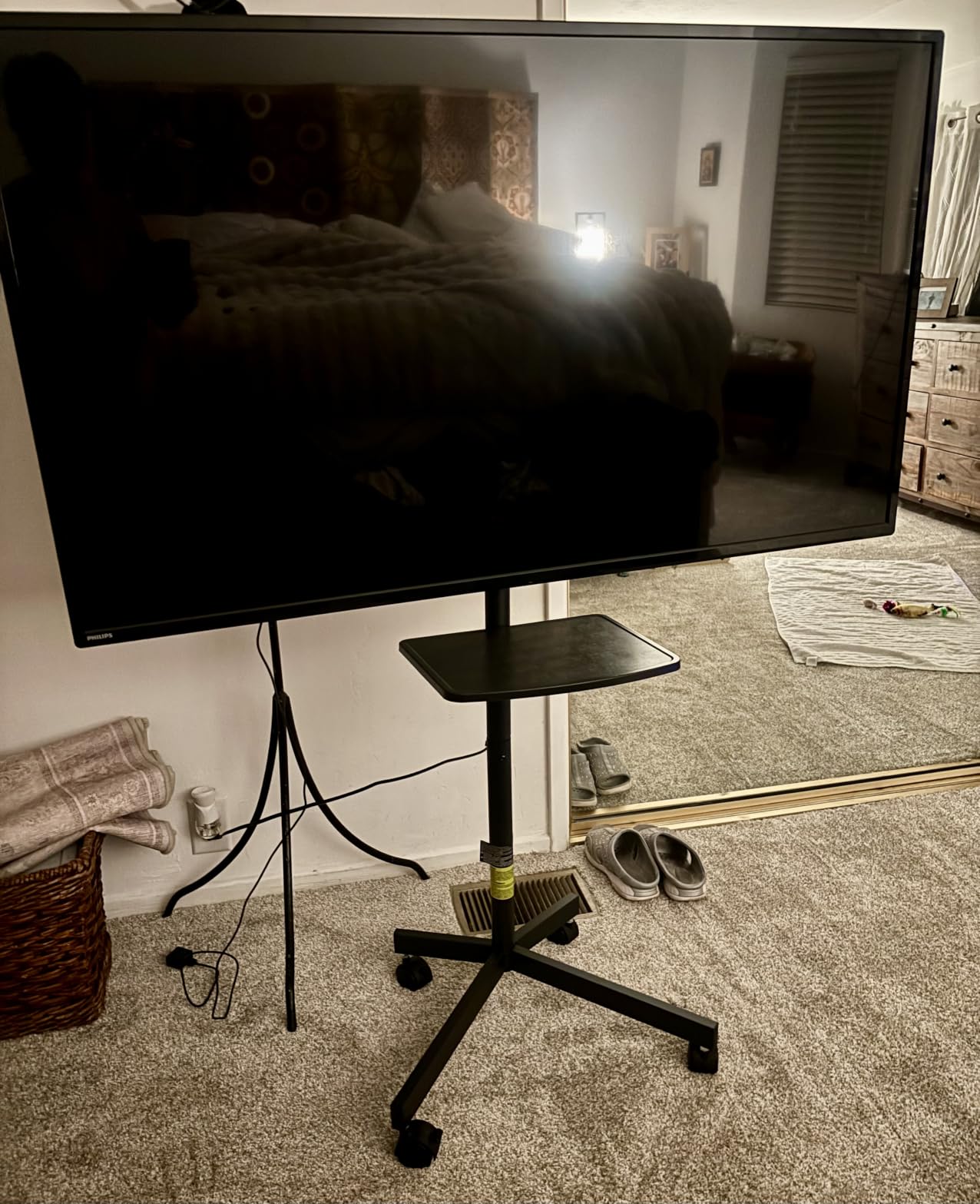 PERLESMITH Rolling TV Stand, Mobile TV Stand for 23-60 Inch LCD LED TVs, Tilt TV Stand Wheels Holds up to 88Lbs, Portable TV Stand for Bedroom with Shelf, Outdoor TV Stand Max VESA 400x400mm PSTVMC06 customer photo 1