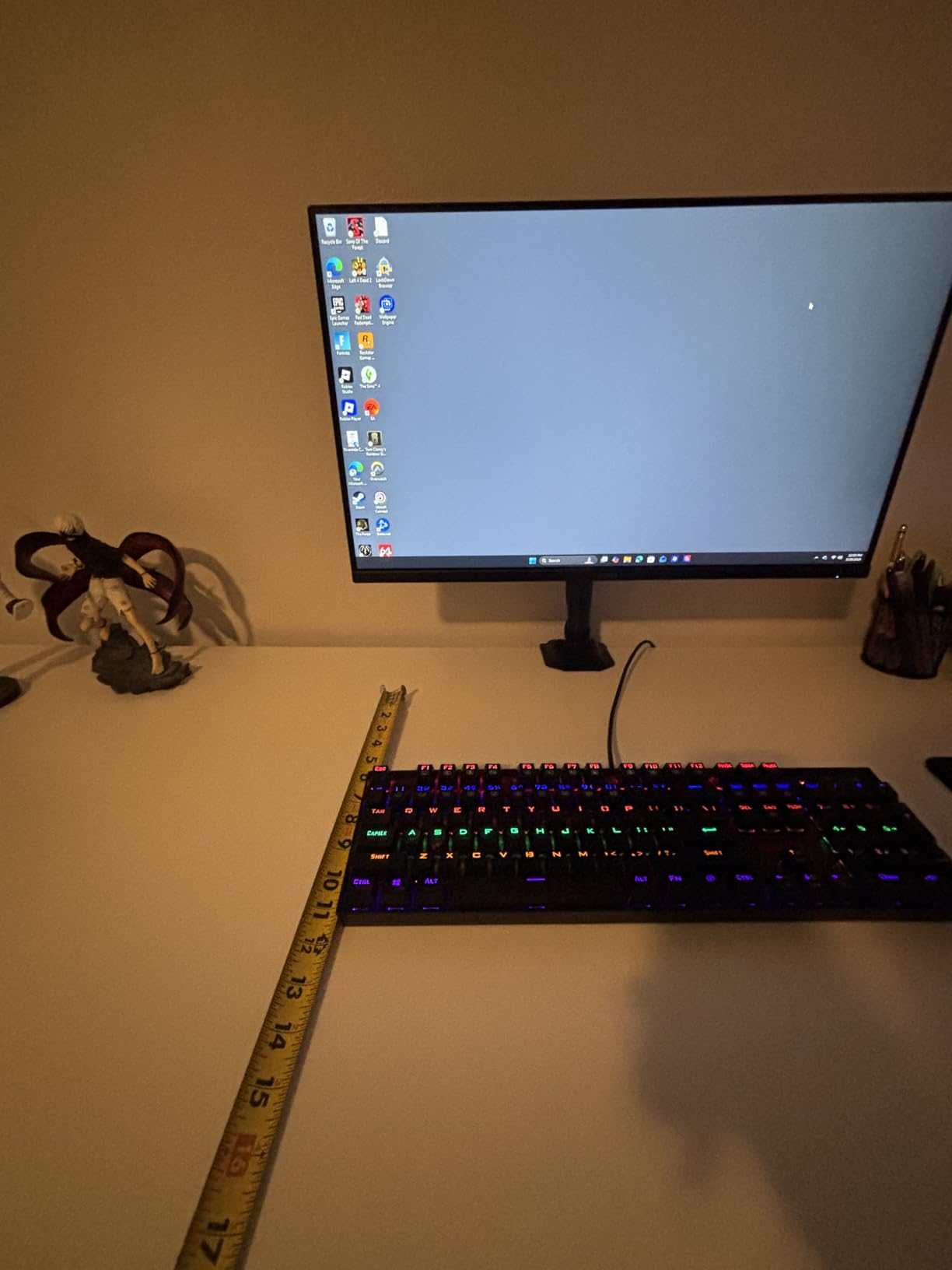 Ergear Single Monitor Mount for 13-32 Inch Screens,17.6 lbs Capacity customer photo 1