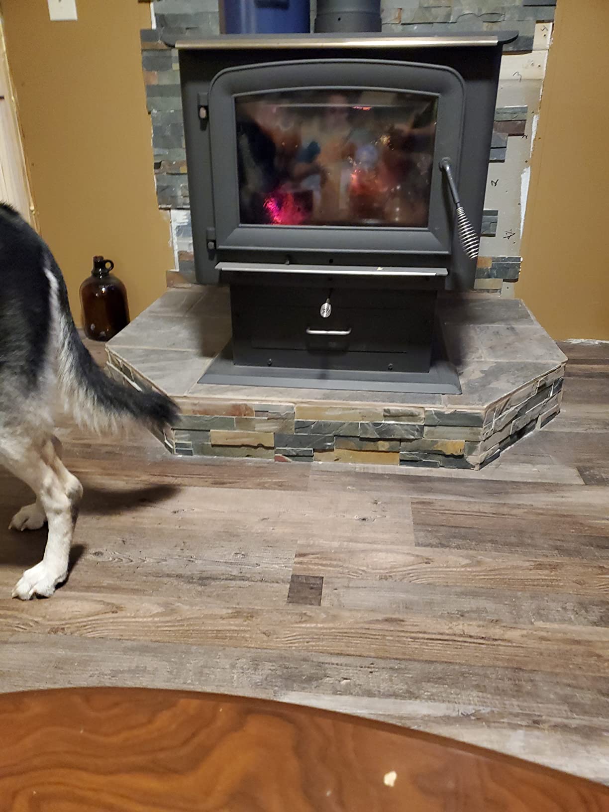 Ashley Hearth AW2520E-P 2,500 sq ft Wood Stove with Legs and Pedestal customer photo 2