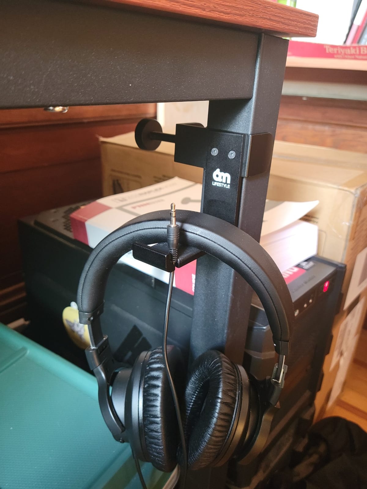 6amLifestyle Foldable All Aluminum Headphone Hook Holder for Desk, Under Desk Headphone Hanger Stand with Cable Organizer, Headset Holder Clamp for PC Gaming Headsets, Bag Hooks Accessories customer photo 1