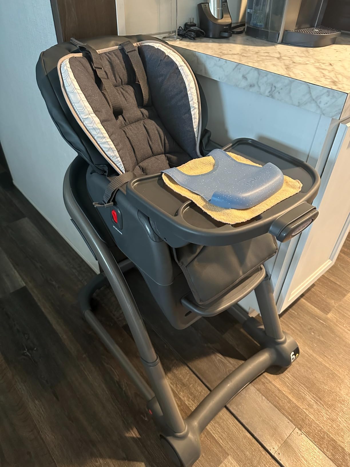 Graco Blossom 6 in 1 Convertible High Chair, Redmond customer photo 2