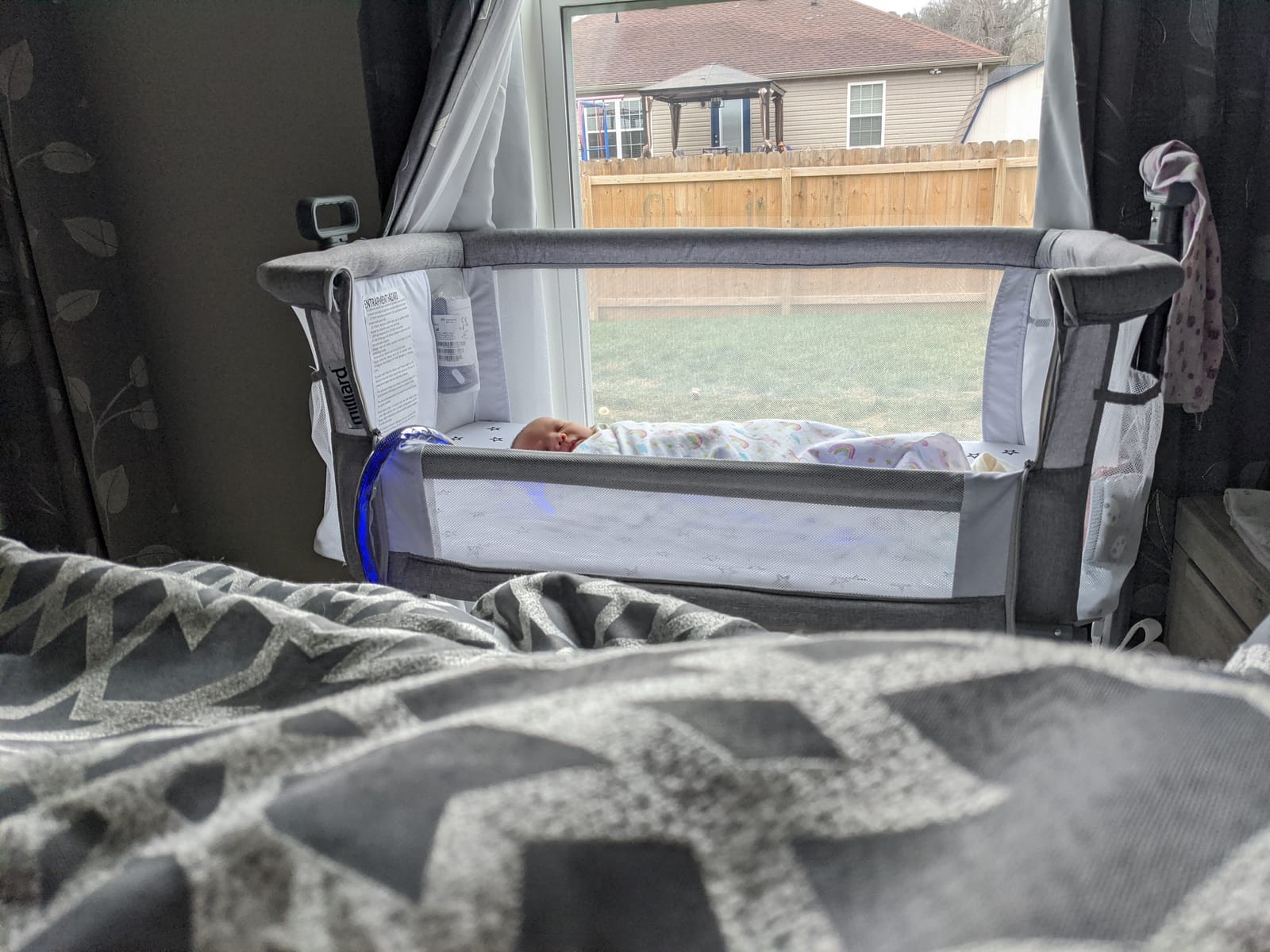 Milliard Baby Bedside Bassinet Sleeper, Bassinet for Newborn with Plush Mattress, Mesh Breathable, Adjustable Side Sleeper Portable Crib for Infant customer photo 1