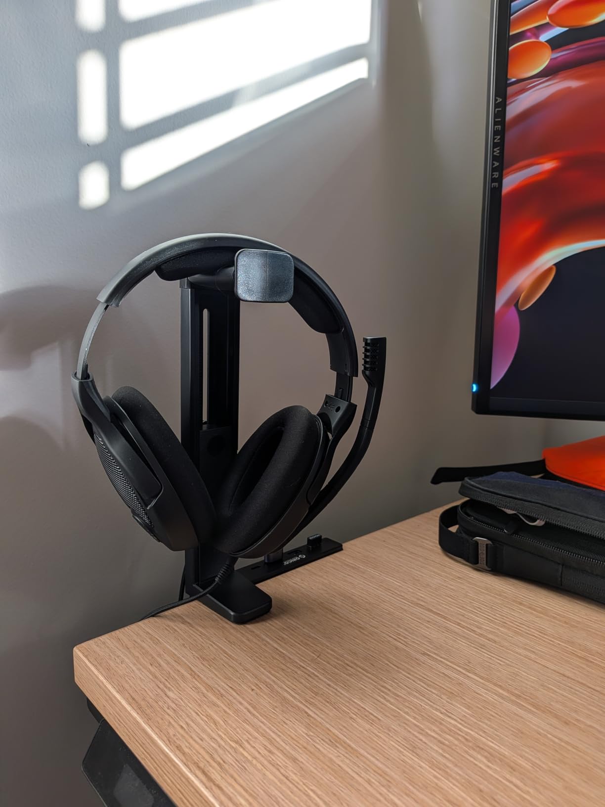 NEETTO HS906 Headphone Stand & Hanger 2 in 1, Above & Under Desk | Gaming Headset Holder Mount Hook with Height Adjustable & Rotating Clamp, Earphone Rack with Cable Clip customer photo 1