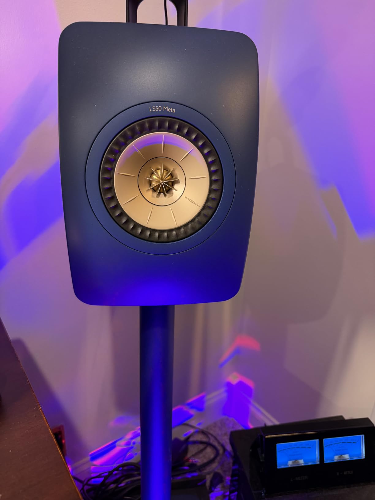 KEF LS50 Meta Bookshelf Speakers (Pair, Carbon Black) - Passive HiFi Audiophile Bookshelf Speaker with Metamaterial Uni-Q Driver customer photo 2