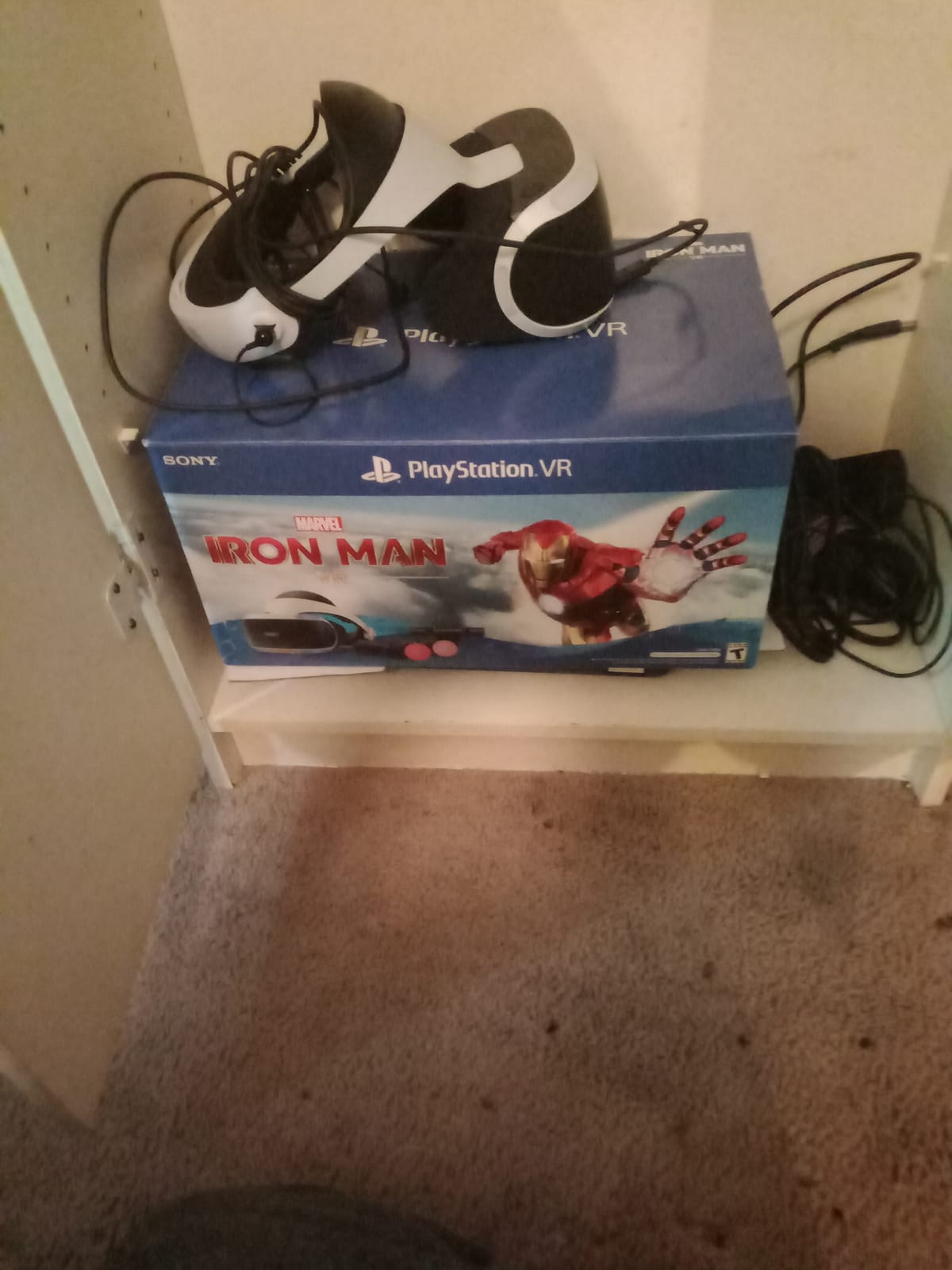 Sony PS4 PSVR Marvel Iron Man Bundle VR Headset + Camera + Controllers 3004152 (Renewed) customer photo 2