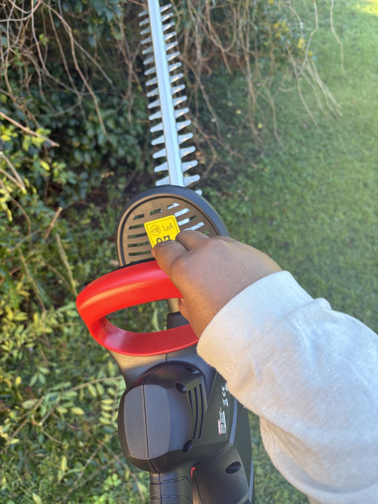 MZK 20V 22-Inch Cordless Hedge Trimmer with 2 x 4Ah Batteries customer photo 2