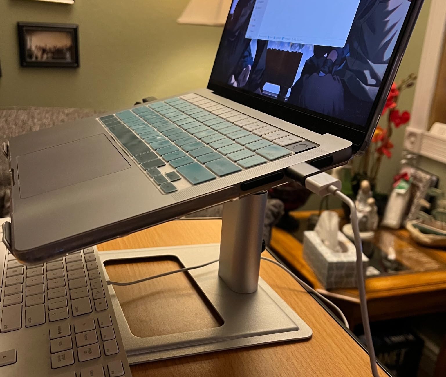 SOUNDANCE Adjustable Laptop Stand for Desk, Computer Stand, Ergonomic Laptop Riser Holder Compatible with 10 to 17.3 Inches Notebook PC Computer, Aluminum Silver customer photo 2