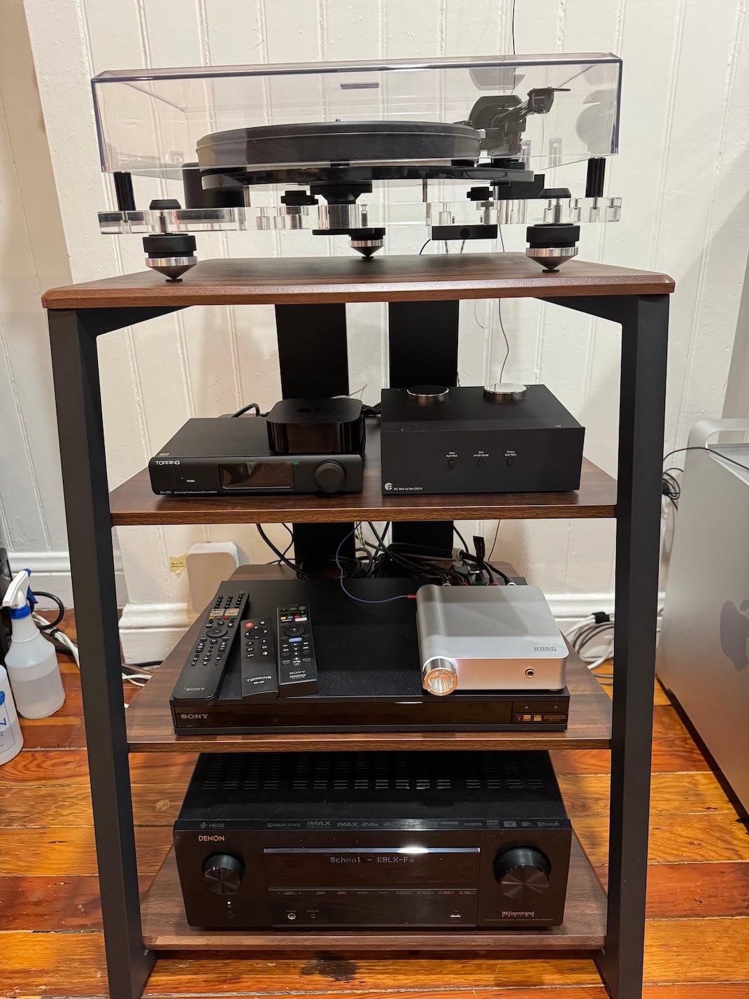 FITUEYES 4-Tier AV Media Stand Corner Shelf for Record Player HiFi, Walnut customer photo 1