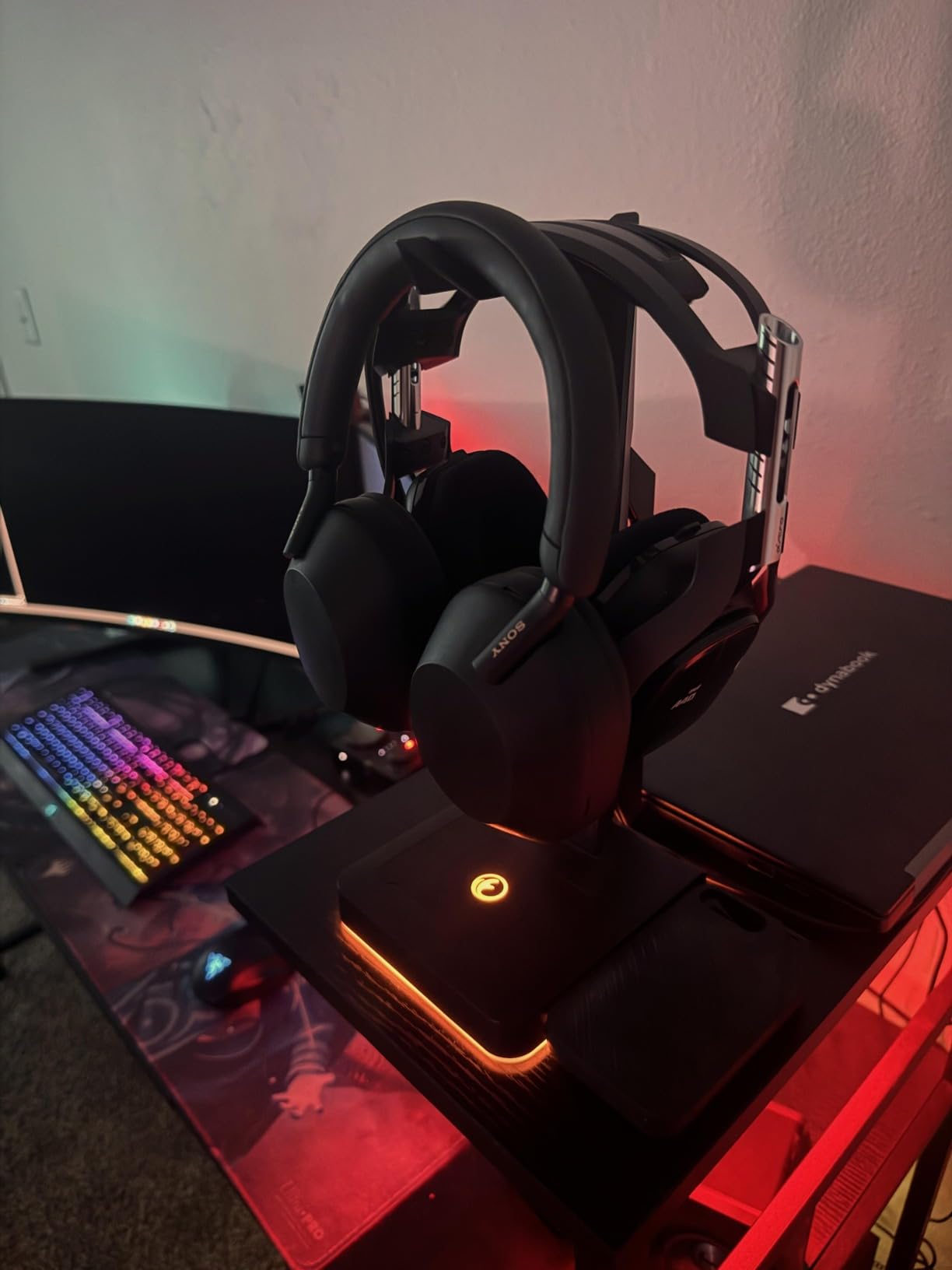 RGB Gaming Headset Stand with 2 USB Ports, Game Headphone Mount for PC, Xbox One, PS4, Switch, Earphone Holder Hanger, Great for Gaming Stations, Fancy Desk Gamer Accessories, Black customer photo 2