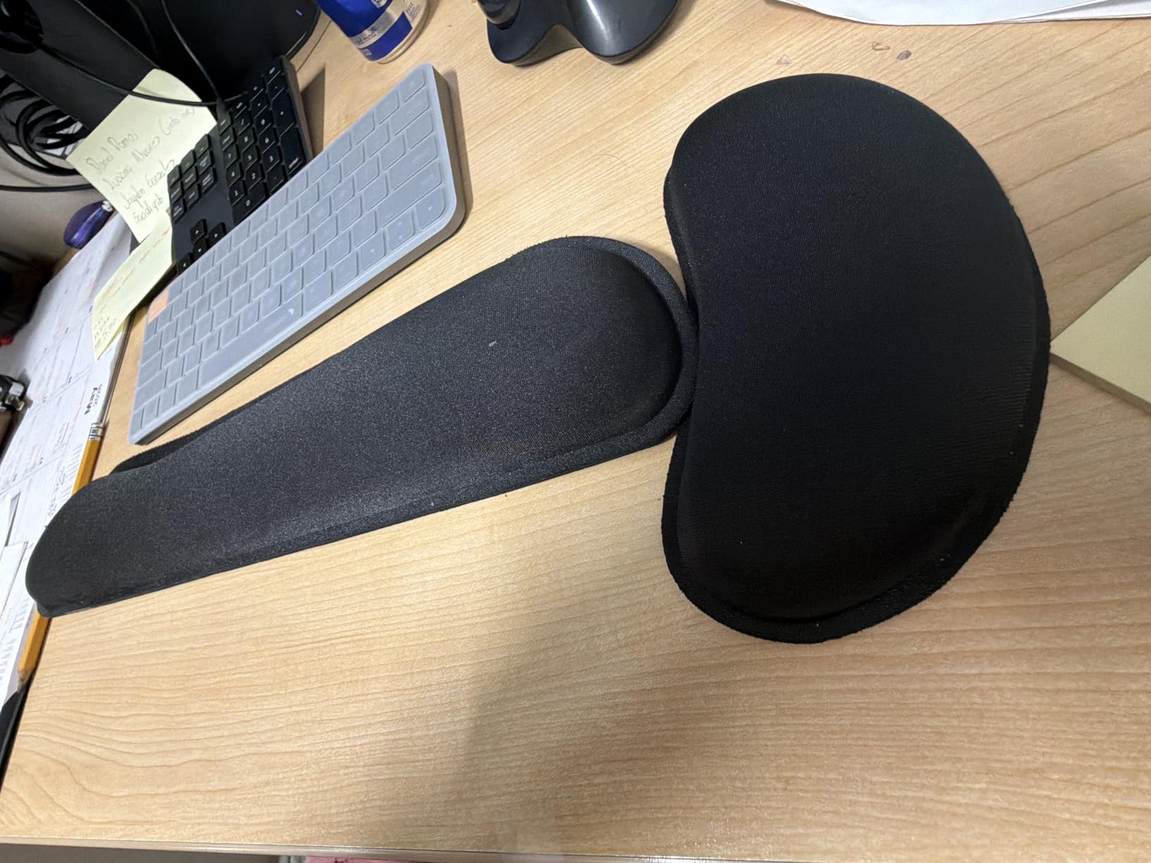 GORILLA GRIP Silky Memory Foam Wrist Rest for Computer Keyboard, Mouse, Ergonomic Design for Typing Pain Relief, Desk Pads Support Hand and Arm, Mousepad Rests, Stain Resistant, 2 Piece Pad, Black customer photo 2