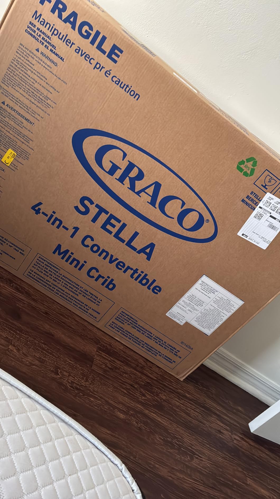 Graco Stella 4-in-1 Convertible Mini Crib with Bonus Mattress, White customer photo 2