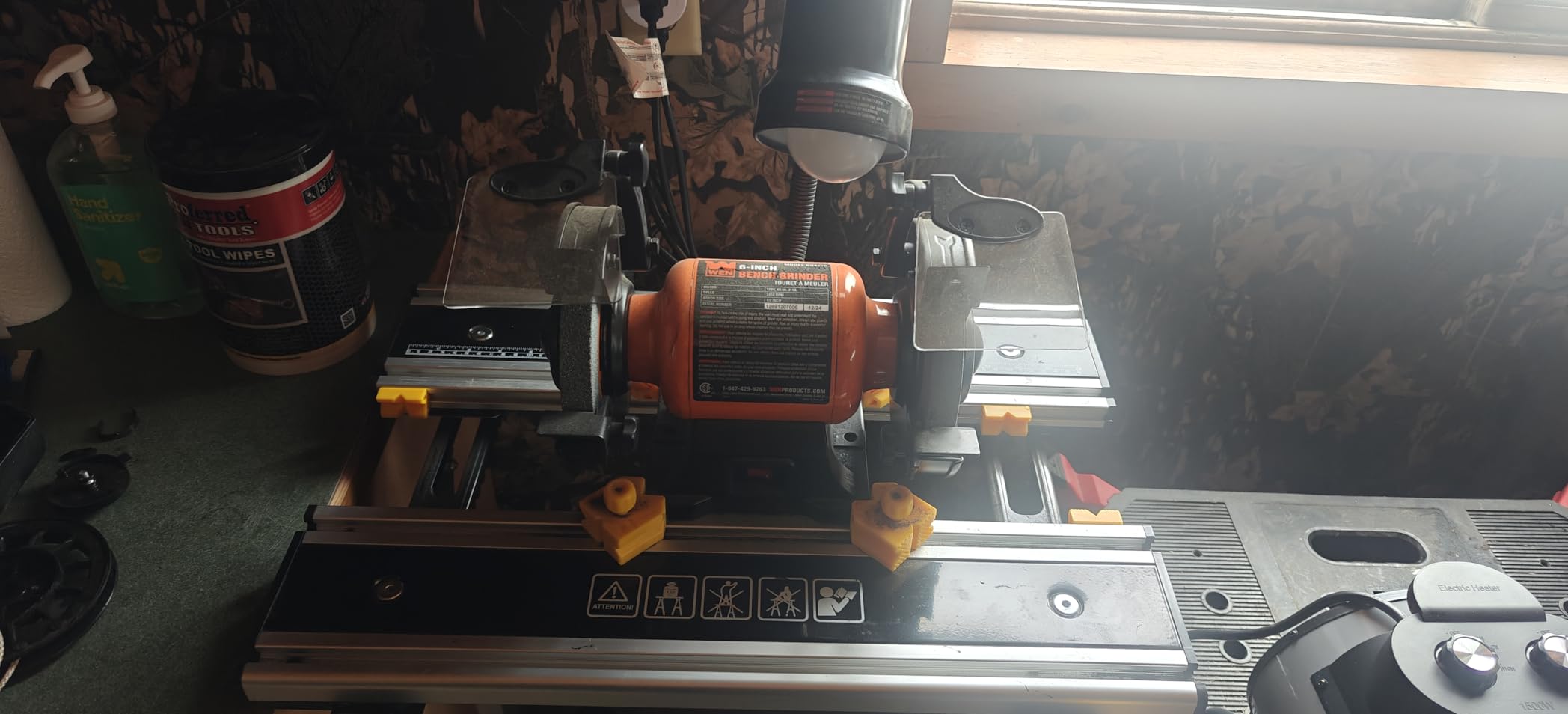 WEN BG4276 2.1-Amp 6-Inch Single Speed Bench Grinder with Flexible Work Light, Black,orange customer photo 1