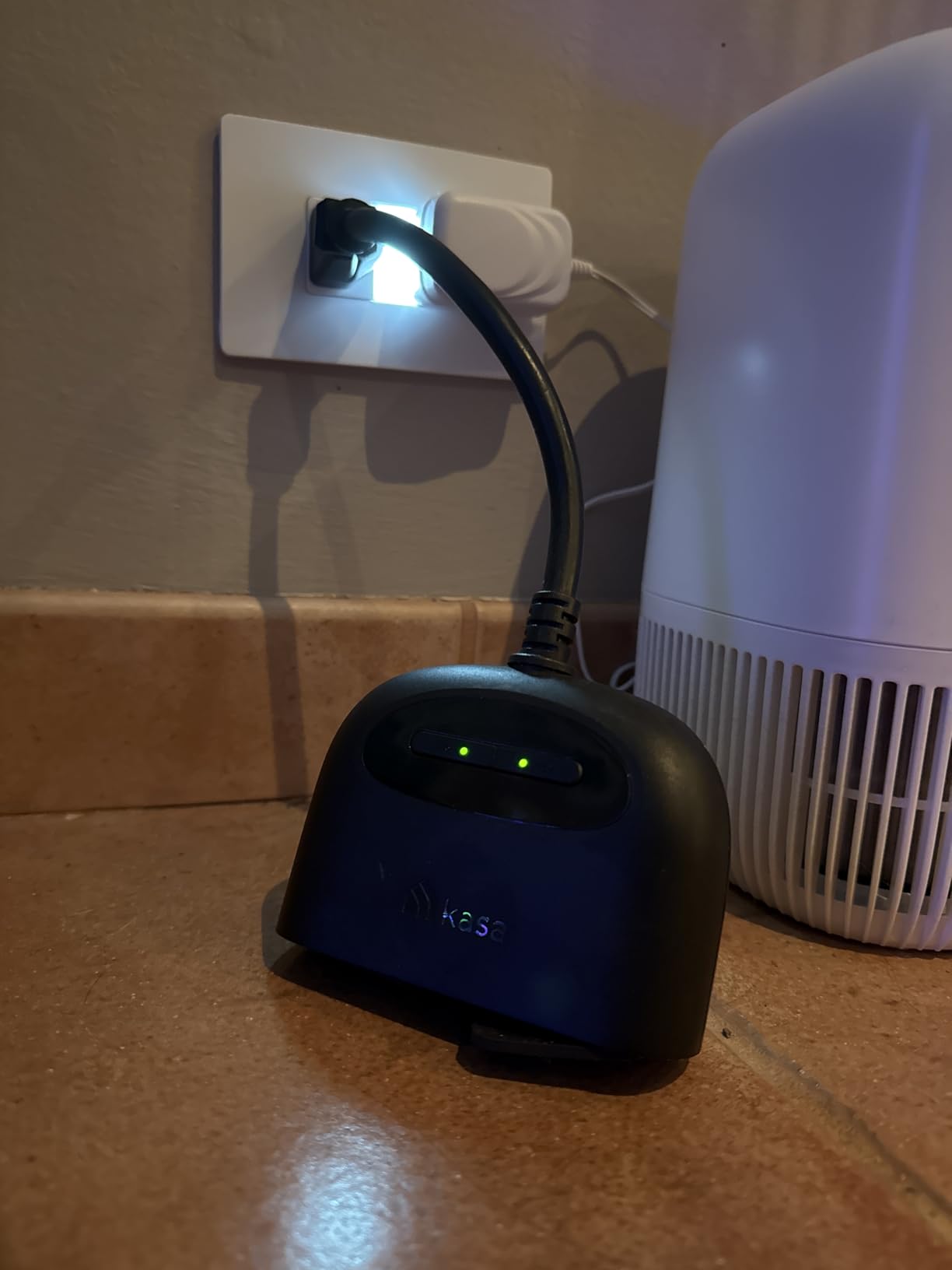 Kasa Outdoor Smart Plug, Smart Home Wi-Fi Outlet with 2 Sockets, EP40 customer photo 1