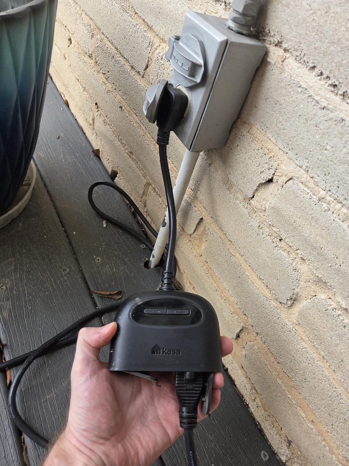 Kasa Outdoor Smart Plug, Smart Home Wi-Fi Outlet with 2 Sockets, EP40 customer photo 2