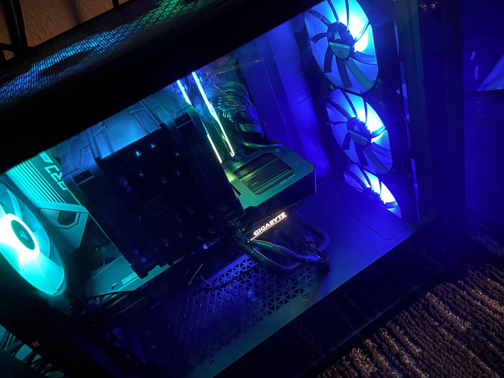 Noctua NH-U12A chromax.Black, Quiet High-Performance Tower CPU Cooler | 158mm Height, High-End Low-Noise Cooling, For Intel & AMD, Dual 120mm Fans, 100% RAM Compatibility, Rich Accessory Kit customer photo 2