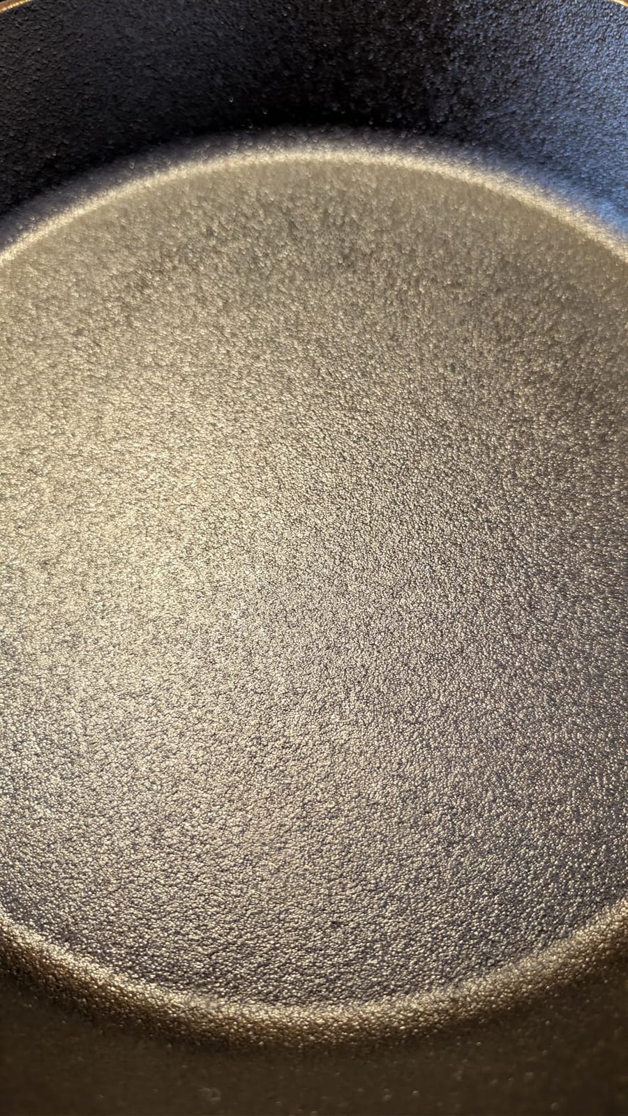Mercer Culinary Pre-Seasoned Cast Iron Skillet, 10.25-Inch customer photo 1