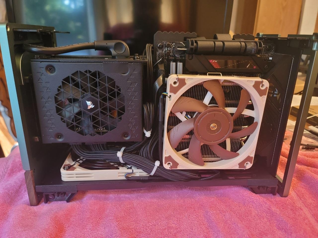 Fractal Design Terra Jade - Wood Walnut Front Panel - Small Form Factor - Mini ITX Gaming case – PCIe 4.0 Riser Cable – USB Type-C - Anodized Aluminum Panels customer photo 2