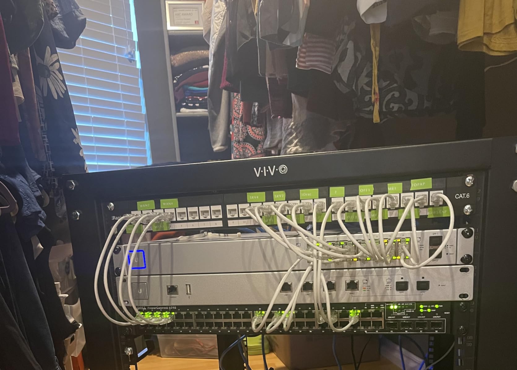 Rapink Patch Panel 24 Port Cat6 with Inline Keystone 10G Support, Pass-Thru Coupler Patch Panel UTP 19-Inch with Removable Back Bar, 1U Network Panel for Cat6, Cat5e, Cat5 Cabling customer photo 2