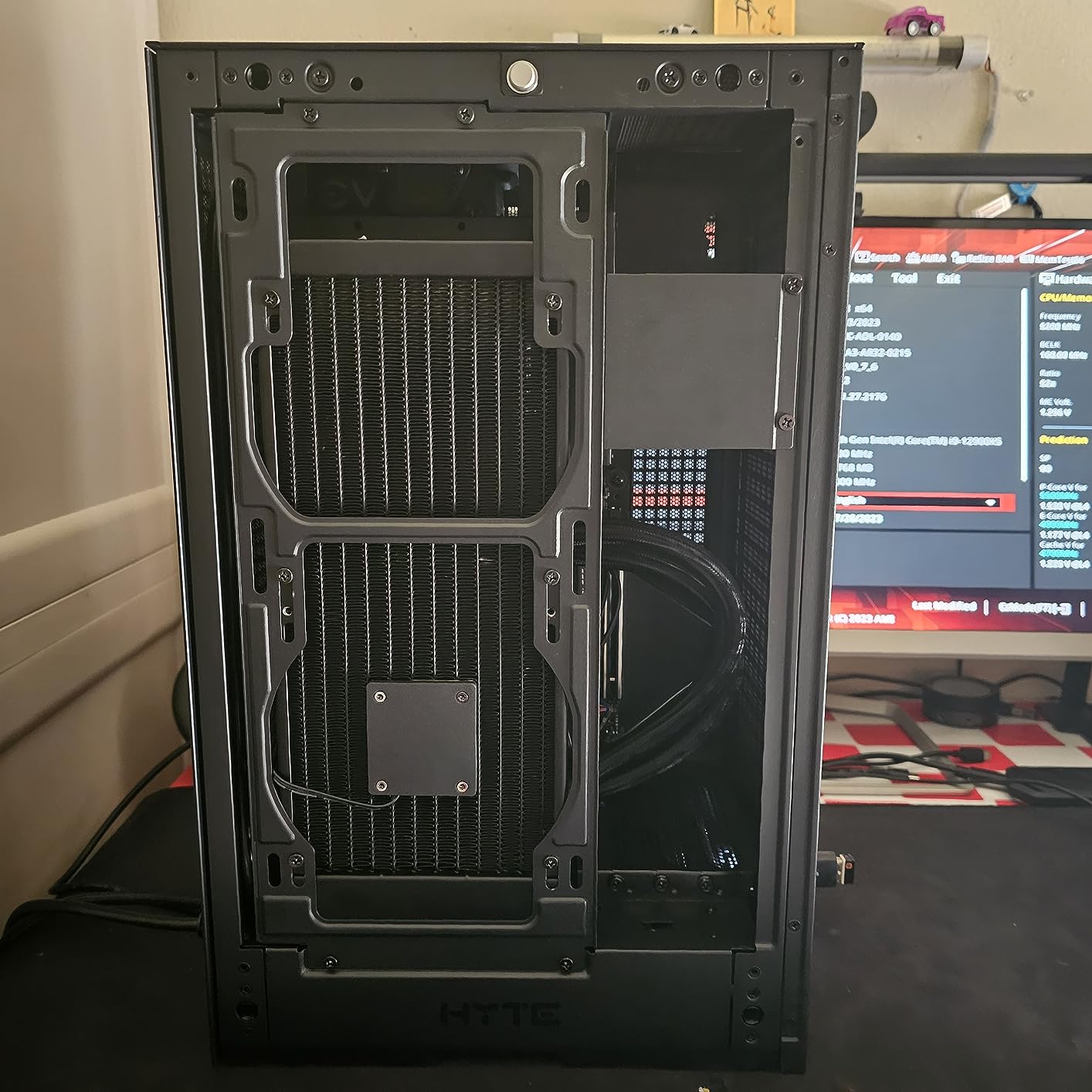 HYTE Revolt 3 Small Form Factor Premium ITX Computer Gaming Case Only, Metal, Black customer photo 1