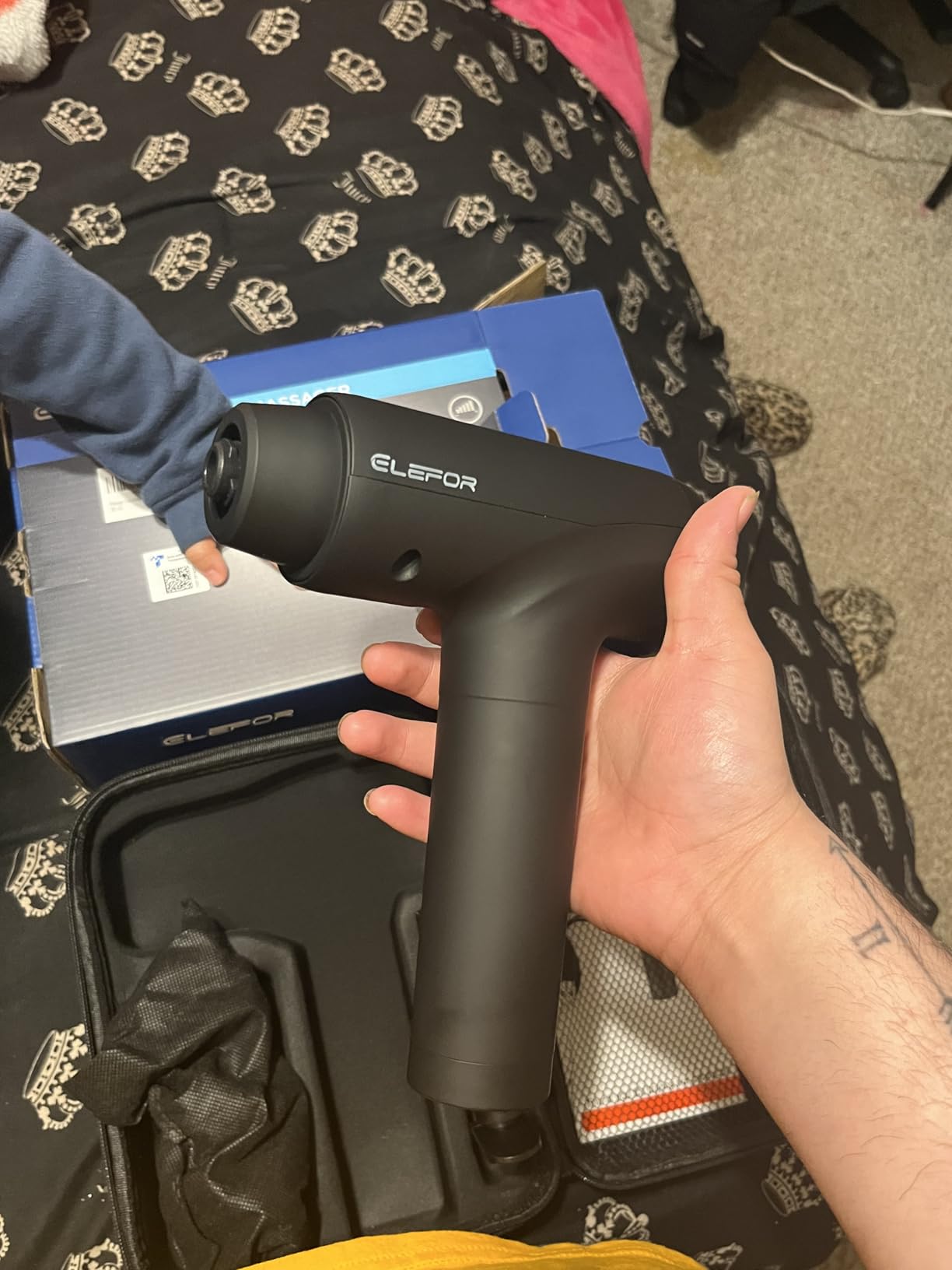 Elefor Massage Gun Deep Tissue,Percussion Back Massager Gun for Athletes Muscle Massage Gun for Pain Relief with 8 Massage Heads & 20 Speeds (Matte Black) customer photo 2