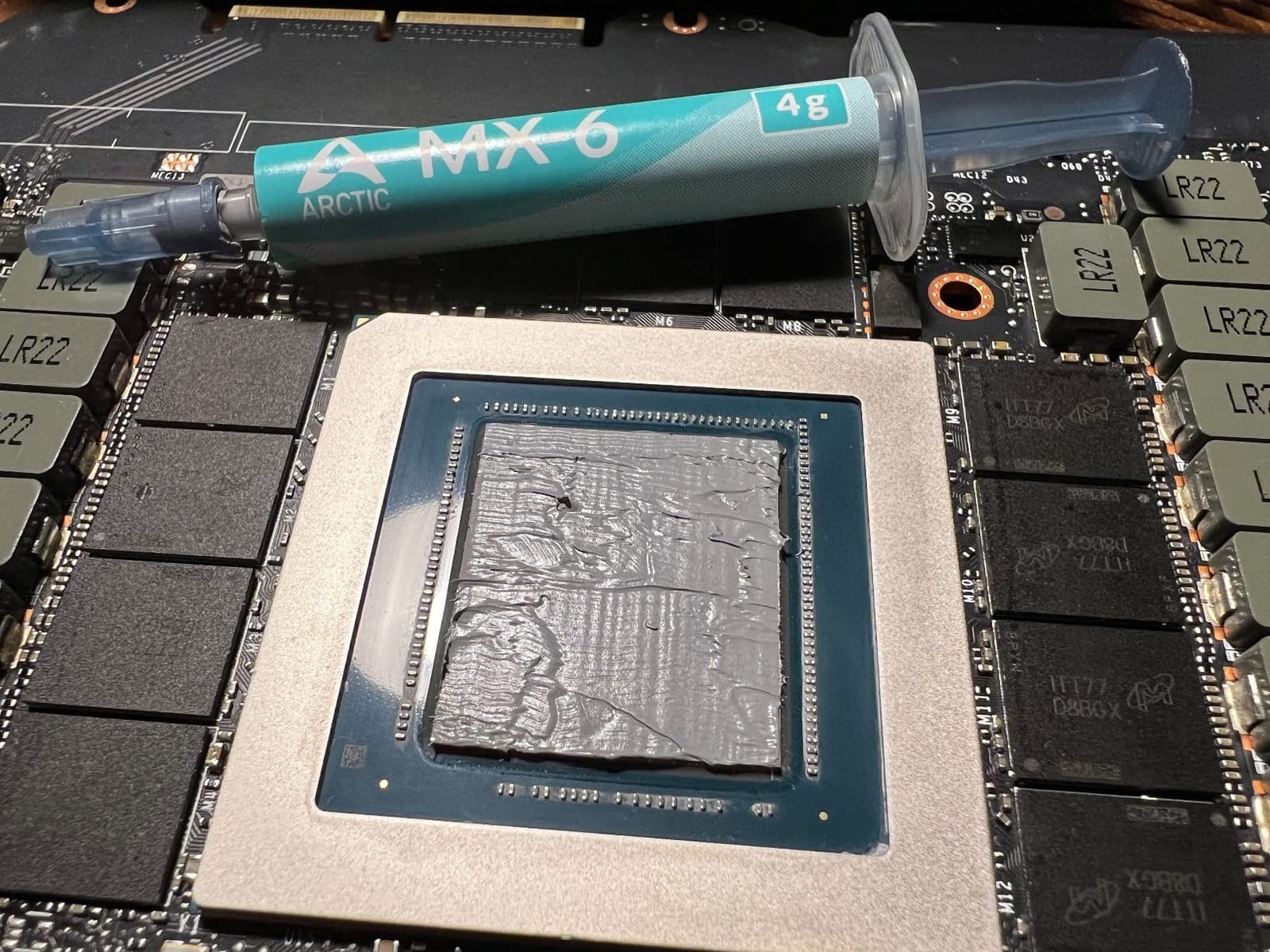 ARCTIC MX-6 (4 g) - Ultimate Performance Thermal Paste for CPU, Consoles, Graphics Cards, laptops, Very high Thermal Conductivity, Long Durability, Non-Conductive customer photo 1