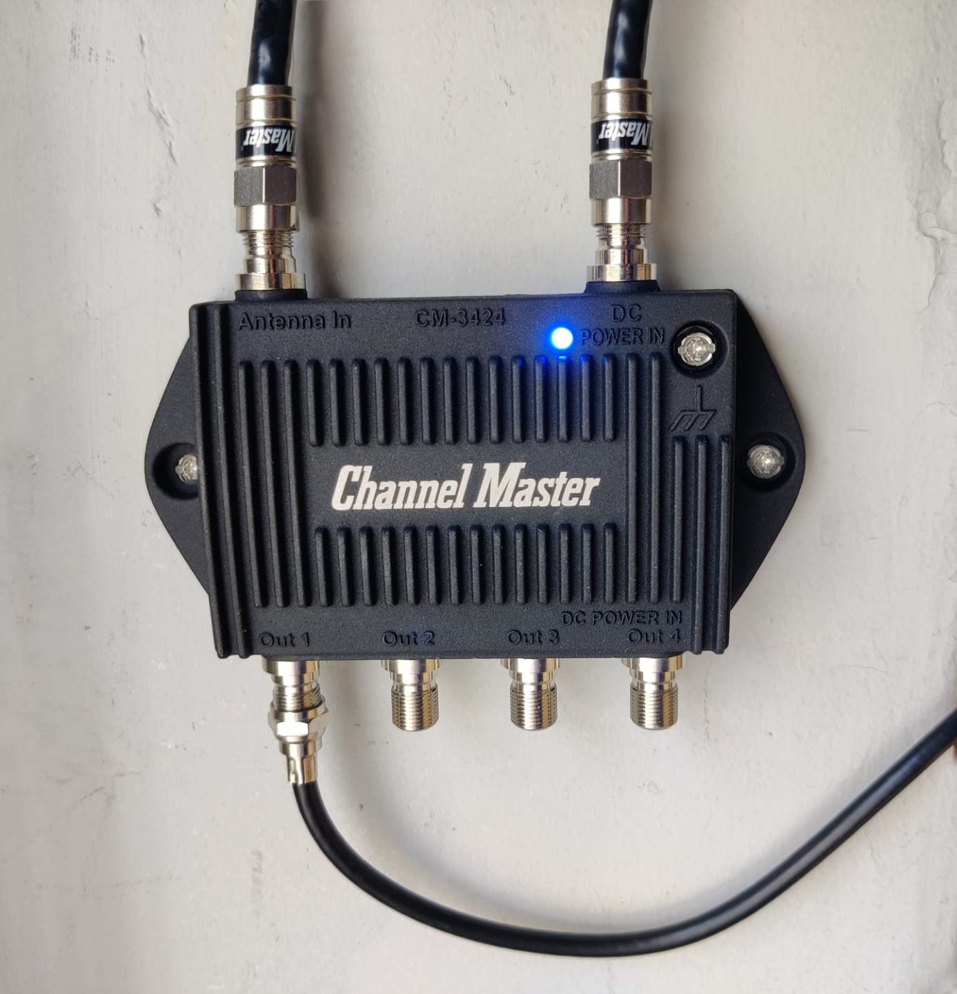 Channel Master TV Antenna Booster 4-4-Port TV Antenna Distribution Amplifier, Built-in LTE Filter, 7.5dB Gain, Compatible with Non-Amplified TV Antennas, Increases Signal Strength, Indoor/Outdoor customer photo 1