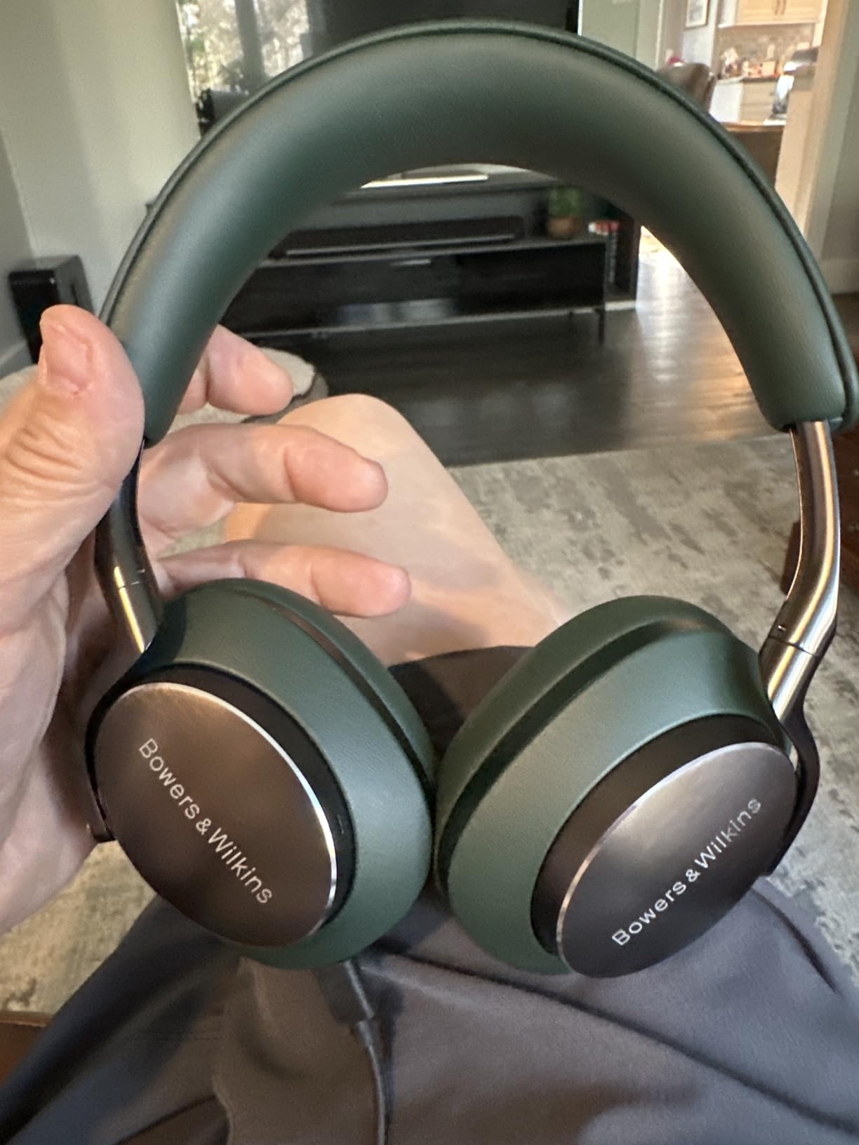 Bowers & Wilkins Px8 Over-Ear Wireless Headphones, Black, Nappa Leather customer photo 2
