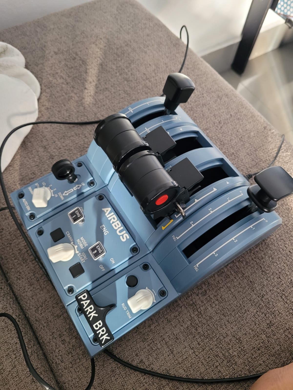 Thrustmaster TCA Captain Pack X Airbus Sidestick & Throttle - XBOX & PC | A320 1:1 replica, 14 remappable buttons, thrust reverser, twist rudder, 31 mappable quadrant buttons, 4 axes, for MSFS customer photo 2