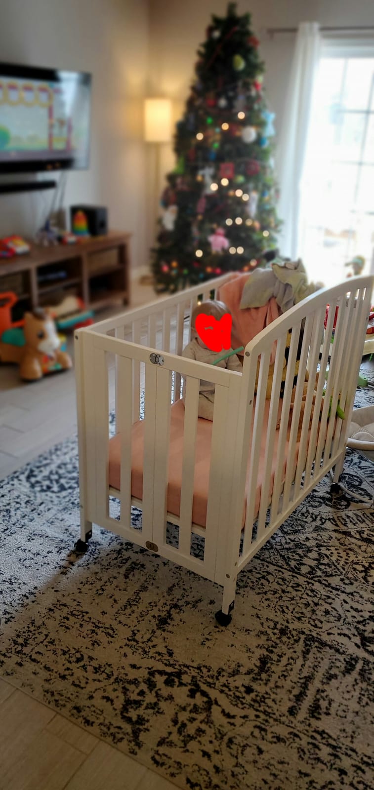 DaVinci Dylan 3-in-1 Convertible Portable Mini Crib, Ebony customer photo 2