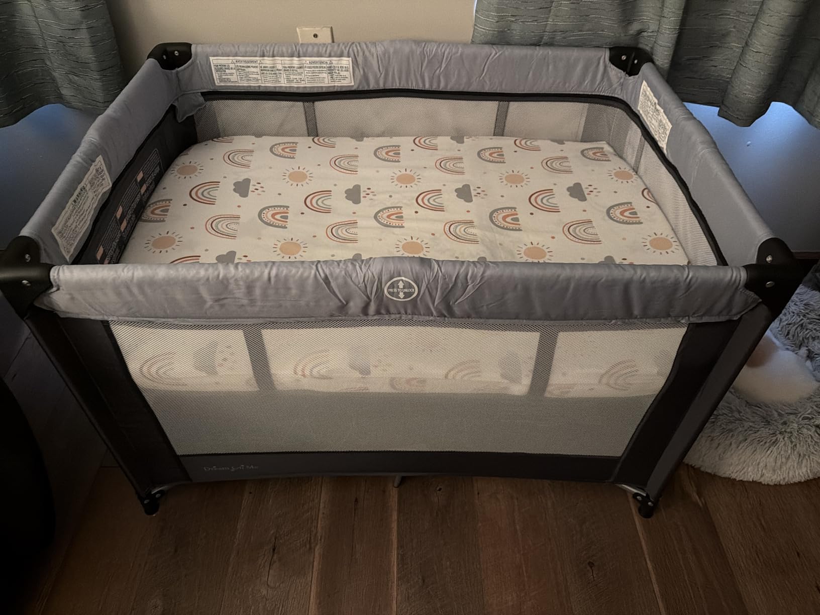 Dream On Me Zazzy Portable Baby Playard with Bassinet, Travel Carry Bag customer photo 2