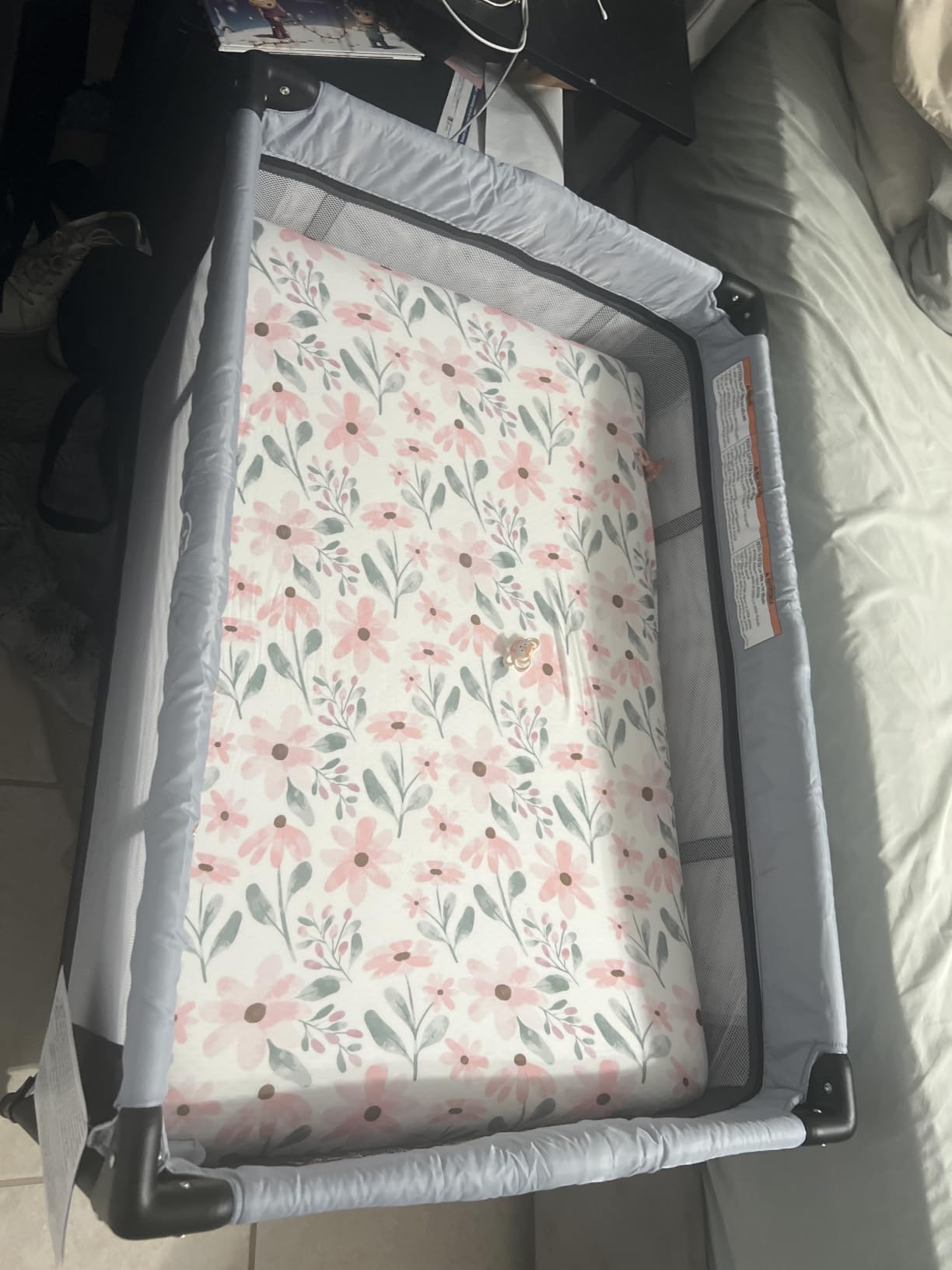 Dream On Me Zazzy Portable Baby Playard with Bassinet, Travel Carry Bag customer photo 2