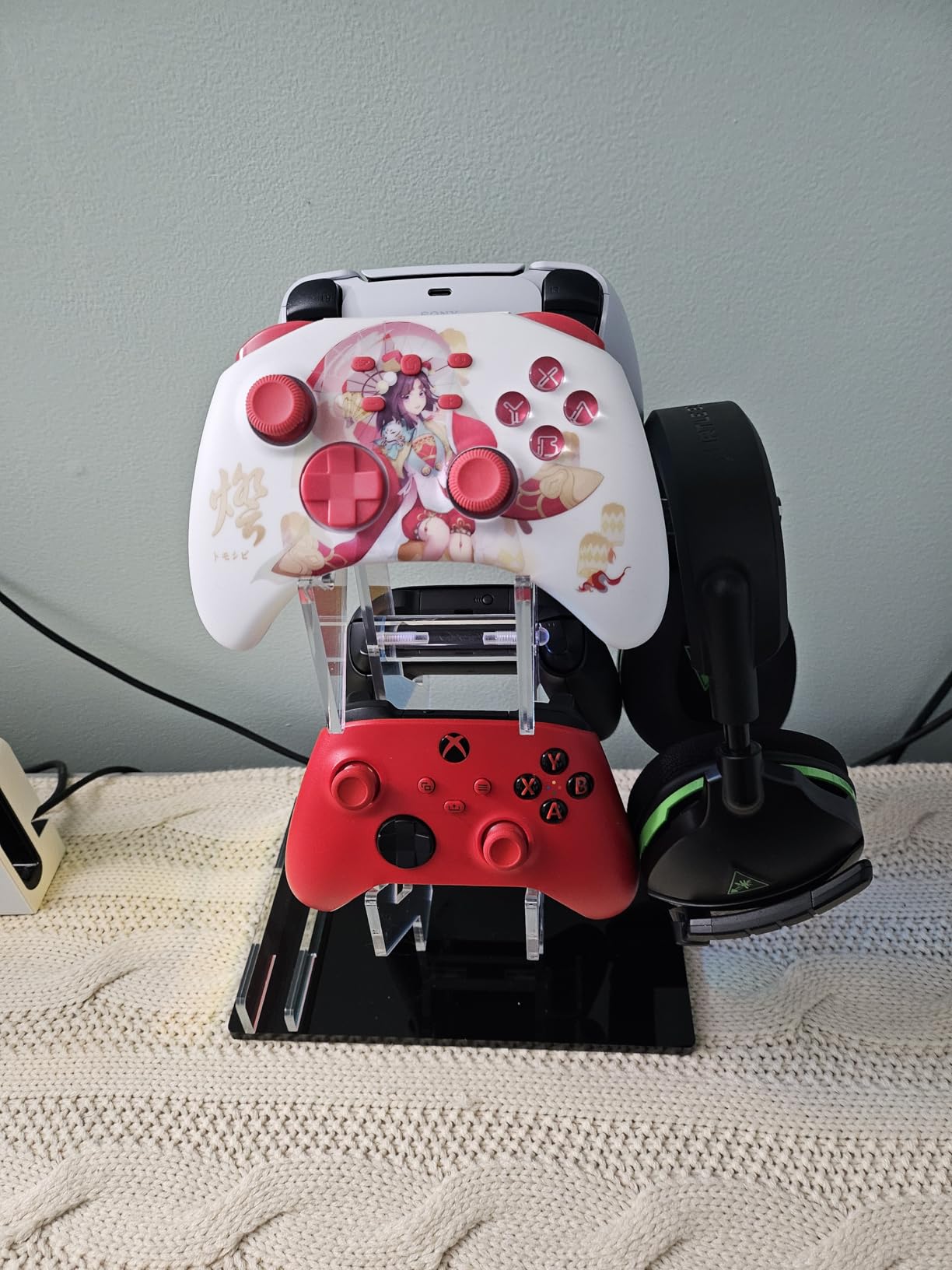 NiHome Controller Holder, Iridescent Acrylic 2-Tier Game Controller Stand customer photo 2
