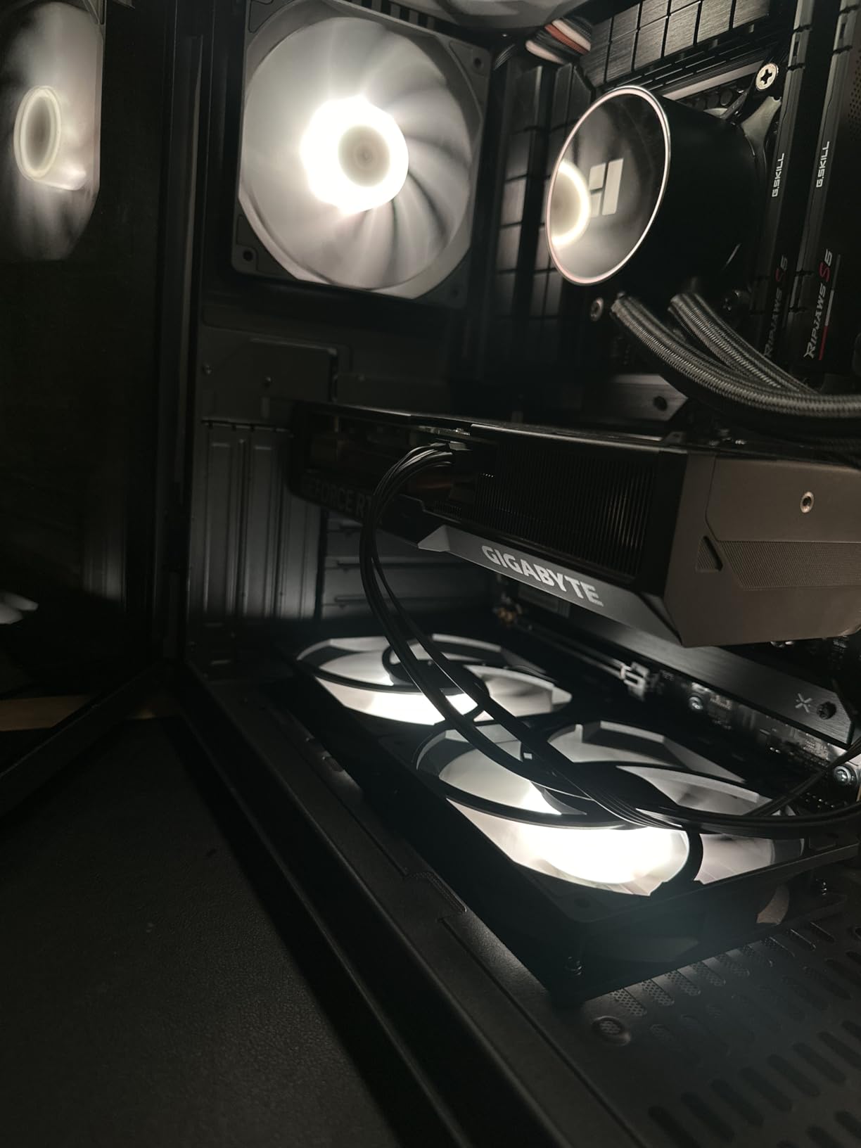 Thermalright TL-C12C-S X3 CPU Fan 120mm ARGB Case Cooler Fan, 4pin PWM Silent Computer with S-FDB Bearing Included, up to 1550RPM Cooling Fan（3 Quantities） (TL-C12C-S X3-D2) customer photo 1
