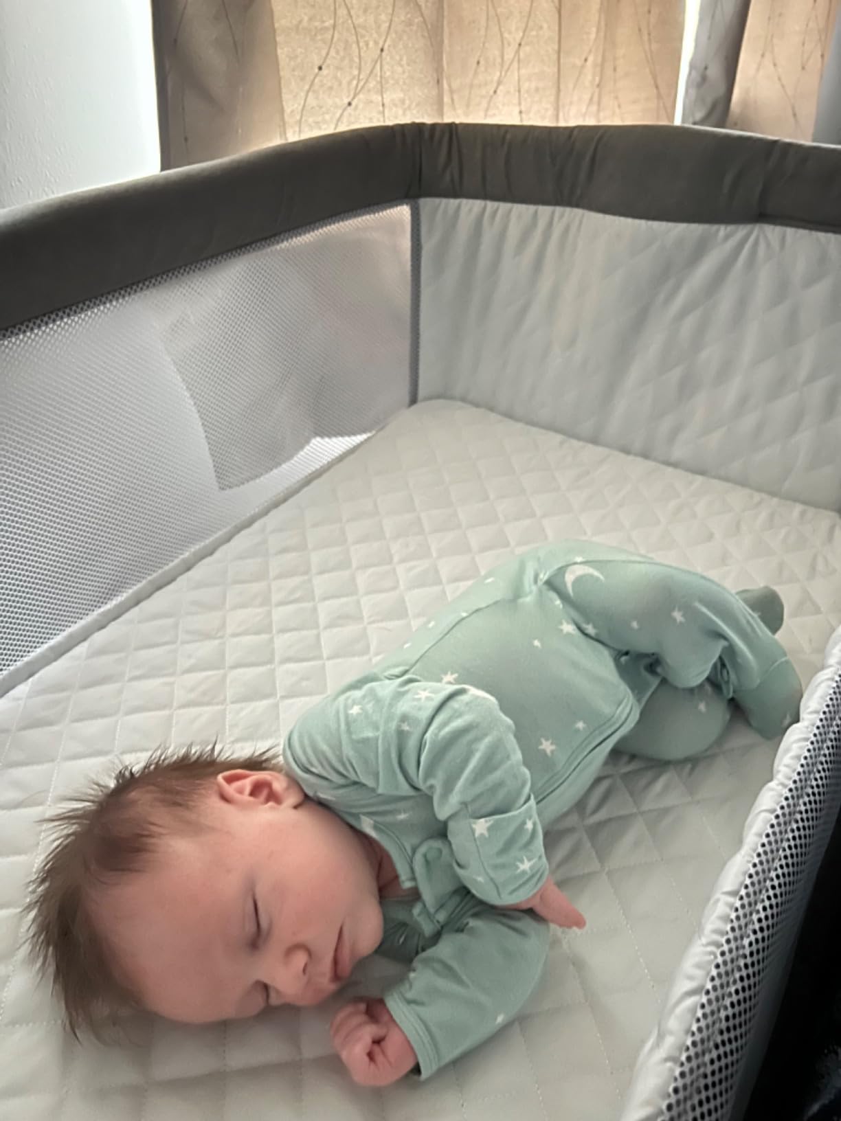 Cowiewie Bassinet Bedside Sleeper, Baby Bassinet with 7 Adjustable Height, Bedside Bassinet for Baby with Storage, Breathable Mesh & Mattress, Portable Bassinet Easy Folding (Pyramid Light Gray) customer photo 2